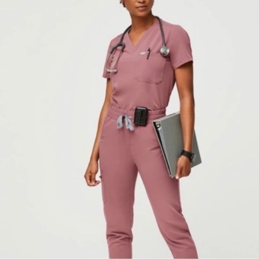 Mauve figs scrubs